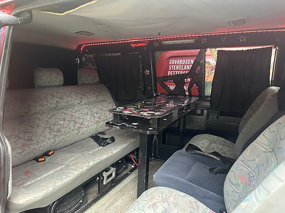 Volkswagen Multivan 4 of 10