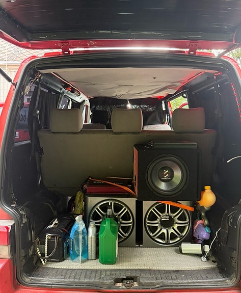 Volkswagen Multivan 8 of 10