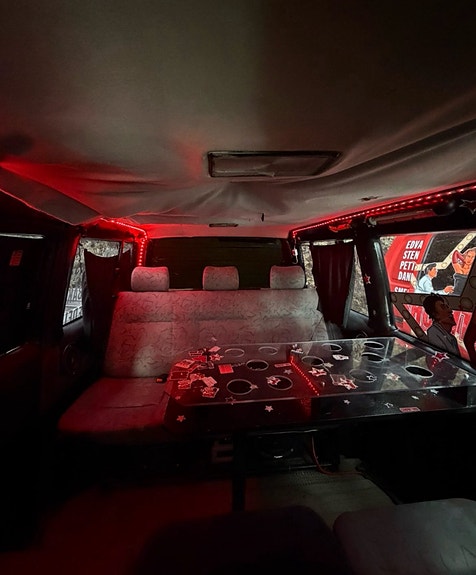 Volkswagen Multivan 7 of 10