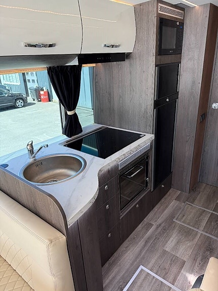 Setra S 411 HD. HIGH-END Camper! 17 of 30