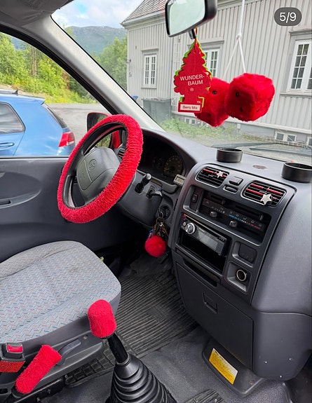 Toyota HiAce 7 of 9