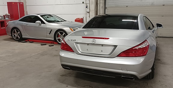 Mercedes-Benz SL550 6 of 30