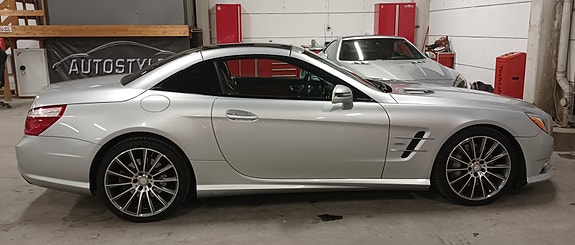 Mercedes-Benz SL550 4 of 30