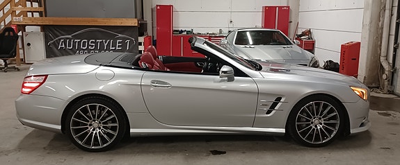 Mercedes-Benz SL550 13 of 30