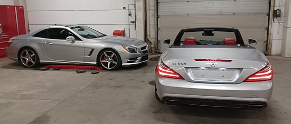 Mercedes-Benz SL550 10 of 30