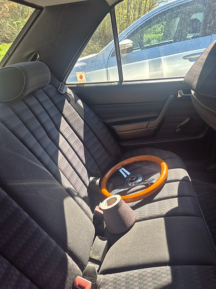 Mercedes-Benz 190 E 7 of 15