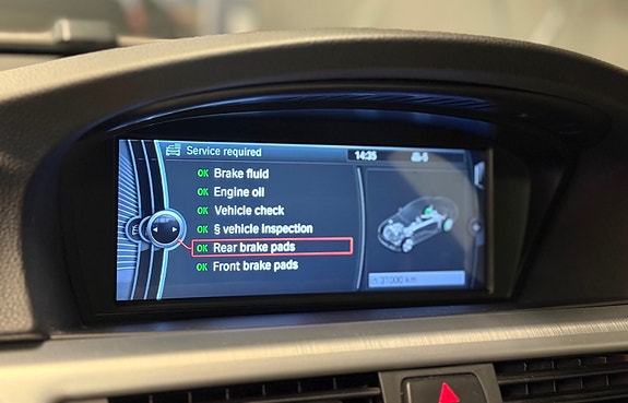 BMW 335i 24 of 27