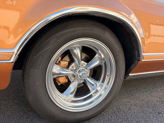 Lincoln Continental 15 of 30