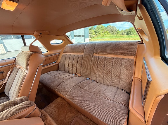 Lincoln Continental 28 of 30