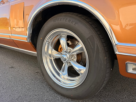 Lincoln Continental 14 of 30