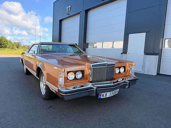 Lincoln Continental 25 of 30