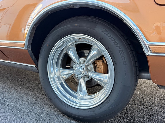 Lincoln Continental 16 of 30