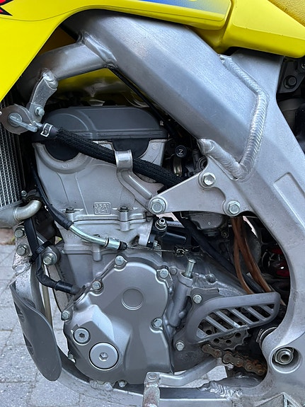 Suzuki RMZ 450 11 of 16