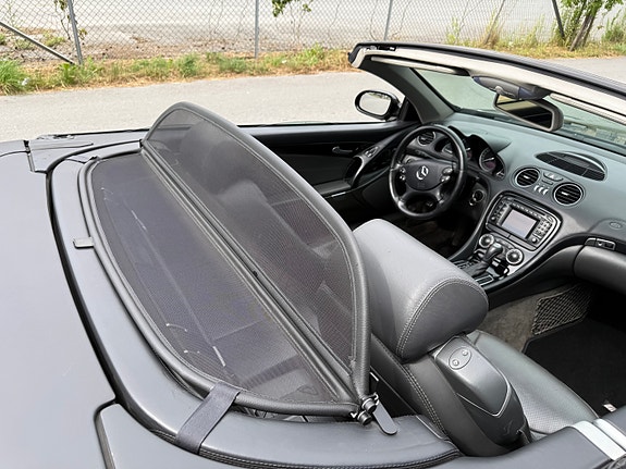 Mercedes-Benz SL500 12 of 20