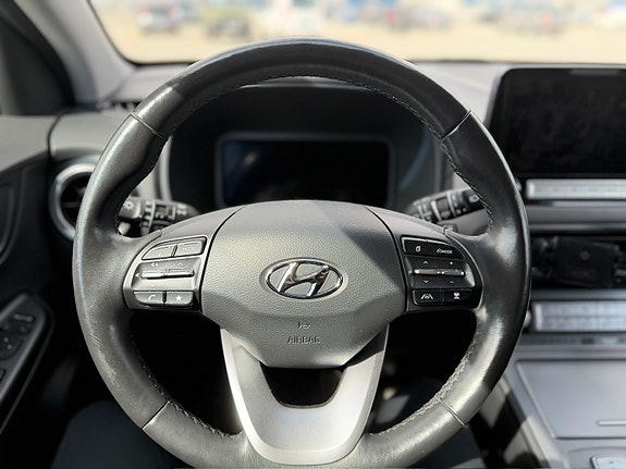 Hyundai Kona 11 of 12