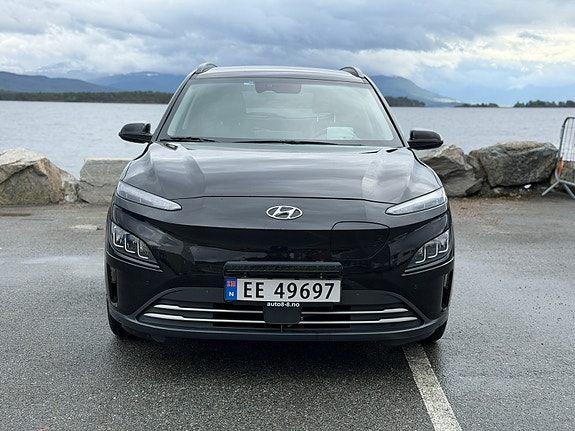 Hyundai Kona 2 of 12