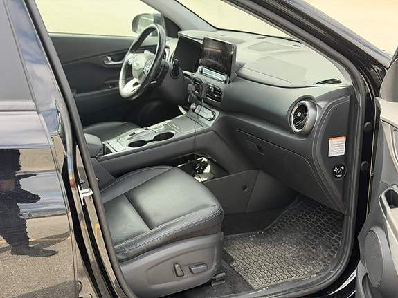 Hyundai Kona 10 of 12