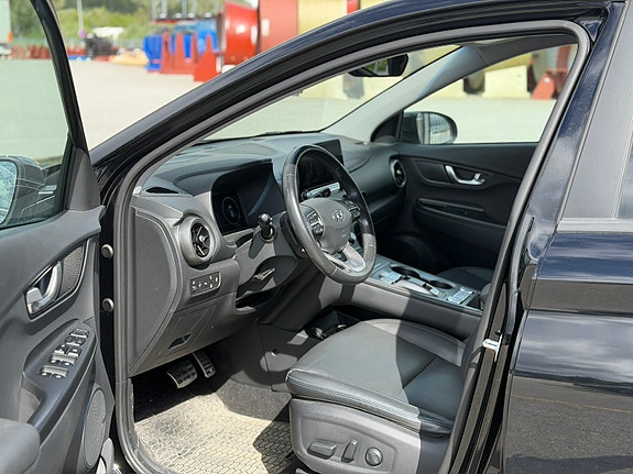 Hyundai Kona 8 of 12