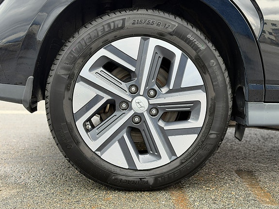 Hyundai Kona 7 of 12