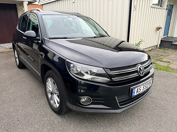 Volkswagen Tiguan 3 of 9