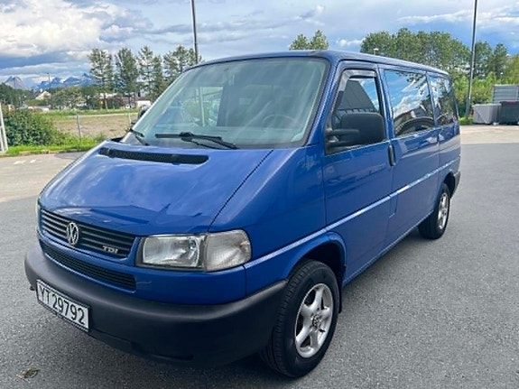Volkswagen Caravelle 9 of 25