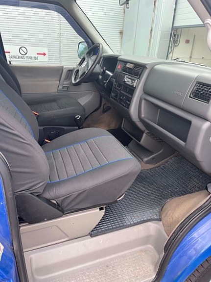 Volkswagen Caravelle 20 of 25