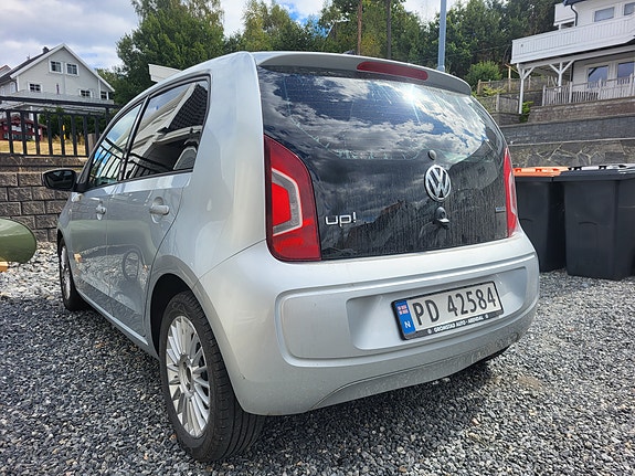 Volkswagen UP! 3 of 10