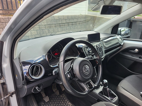 Volkswagen UP! 5 of 10