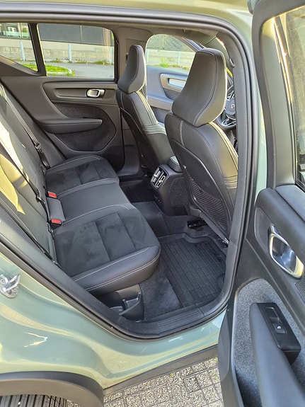 Volvo XC40 9 of 18