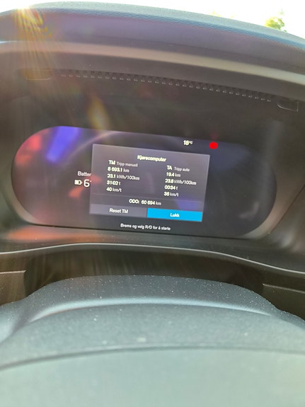 Volvo XC40 13 of 18