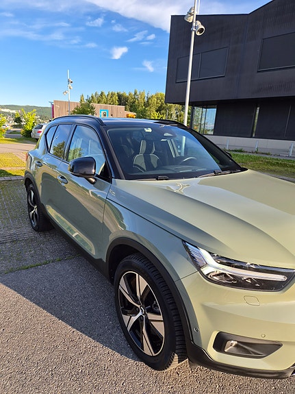 Volvo XC40 7 of 18