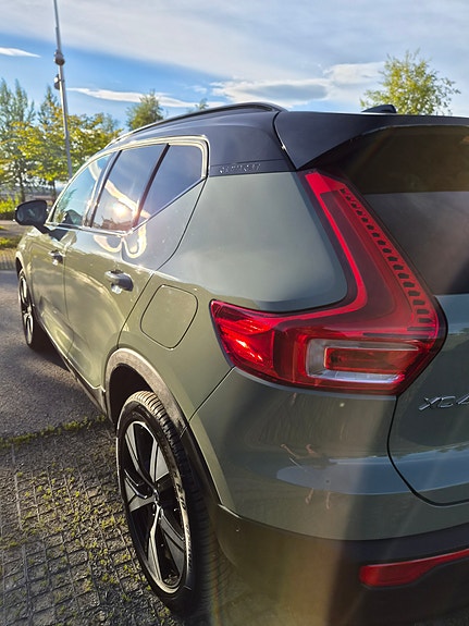 Volvo XC40 3 of 18