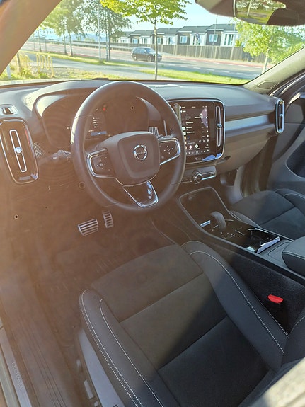 Volvo XC40 12 of 18
