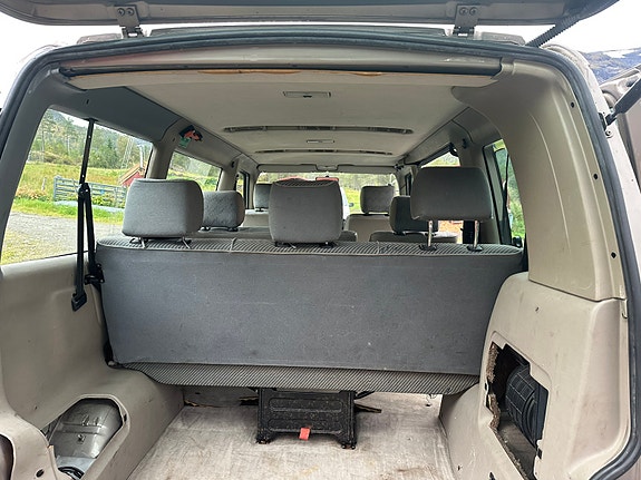 Volkswagen Caravelle 22 of 25
