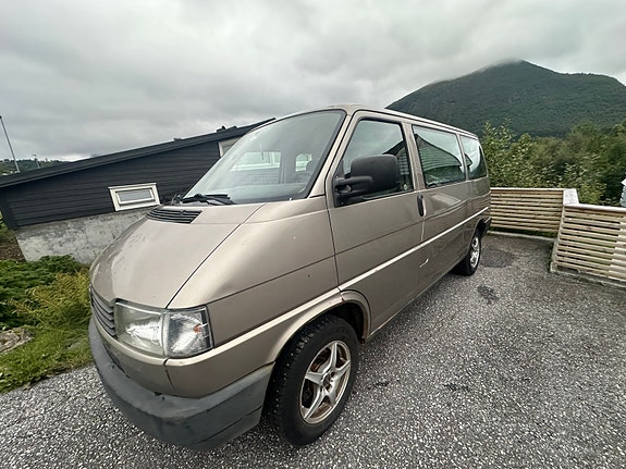 Volkswagen Caravelle 16 of 25