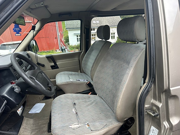 Volkswagen Caravelle 19 of 25