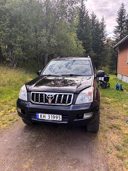 Toyota Land Cruiser 2 of 10