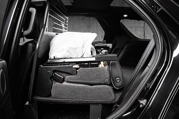 Land Rover Discovery 15 of 30