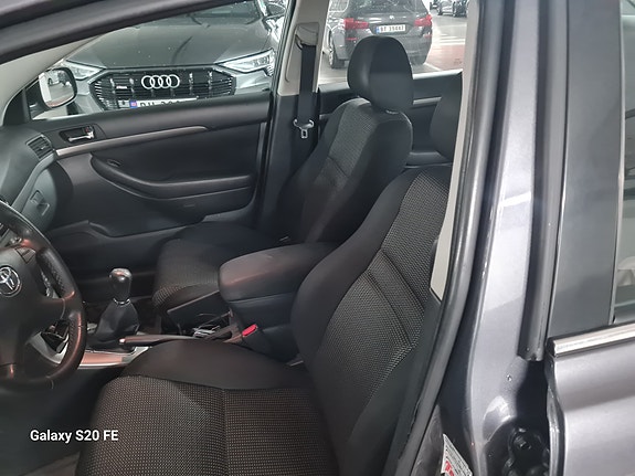 Toyota Avensis 15 of 21
