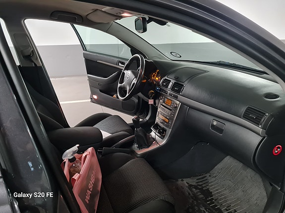 Toyota Avensis 21 of 21