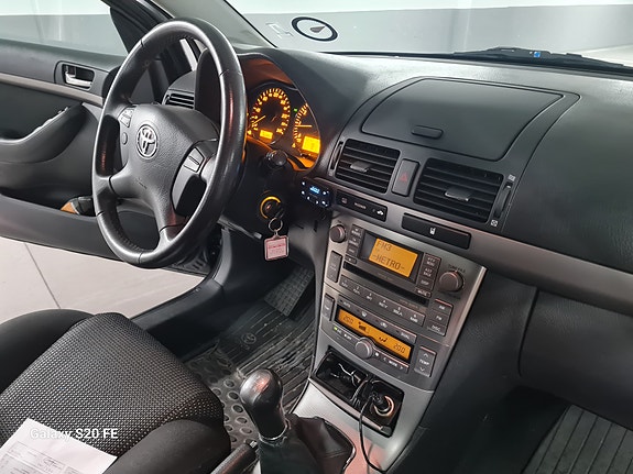 Toyota Avensis 17 of 21