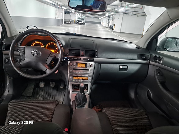 Toyota Avensis 16 of 21