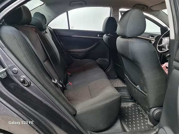 Toyota Avensis 18 of 21