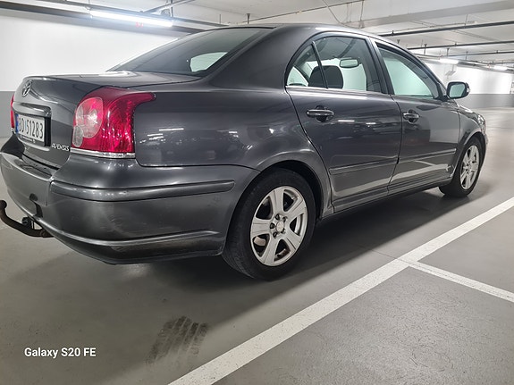 Toyota Avensis 4 of 21