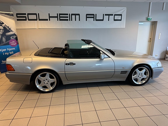 Mercedes-Benz SL280 2 of 20