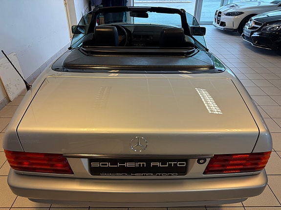 Mercedes-Benz SL280 6 of 20
