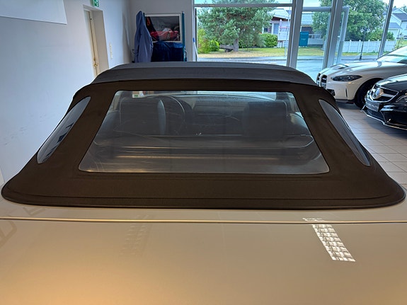 Mercedes-Benz SL280 17 of 20