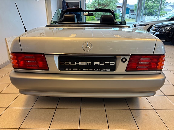 Mercedes-Benz SL280 4 of 20
