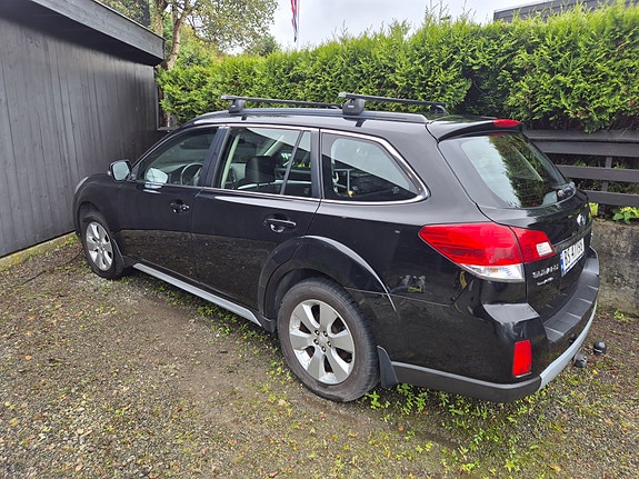 Subaru Outback 2 of 14