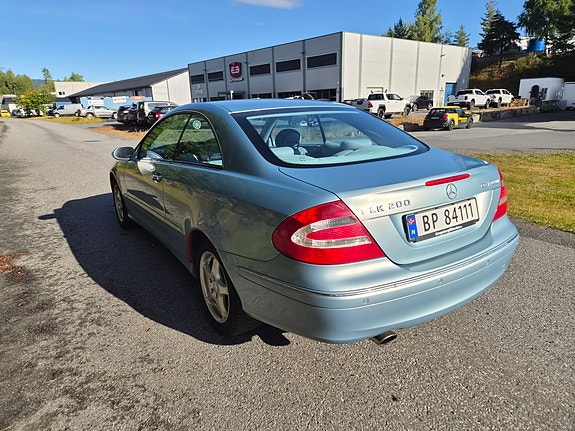 Mercedes-Benz CLK200 3 of 14
